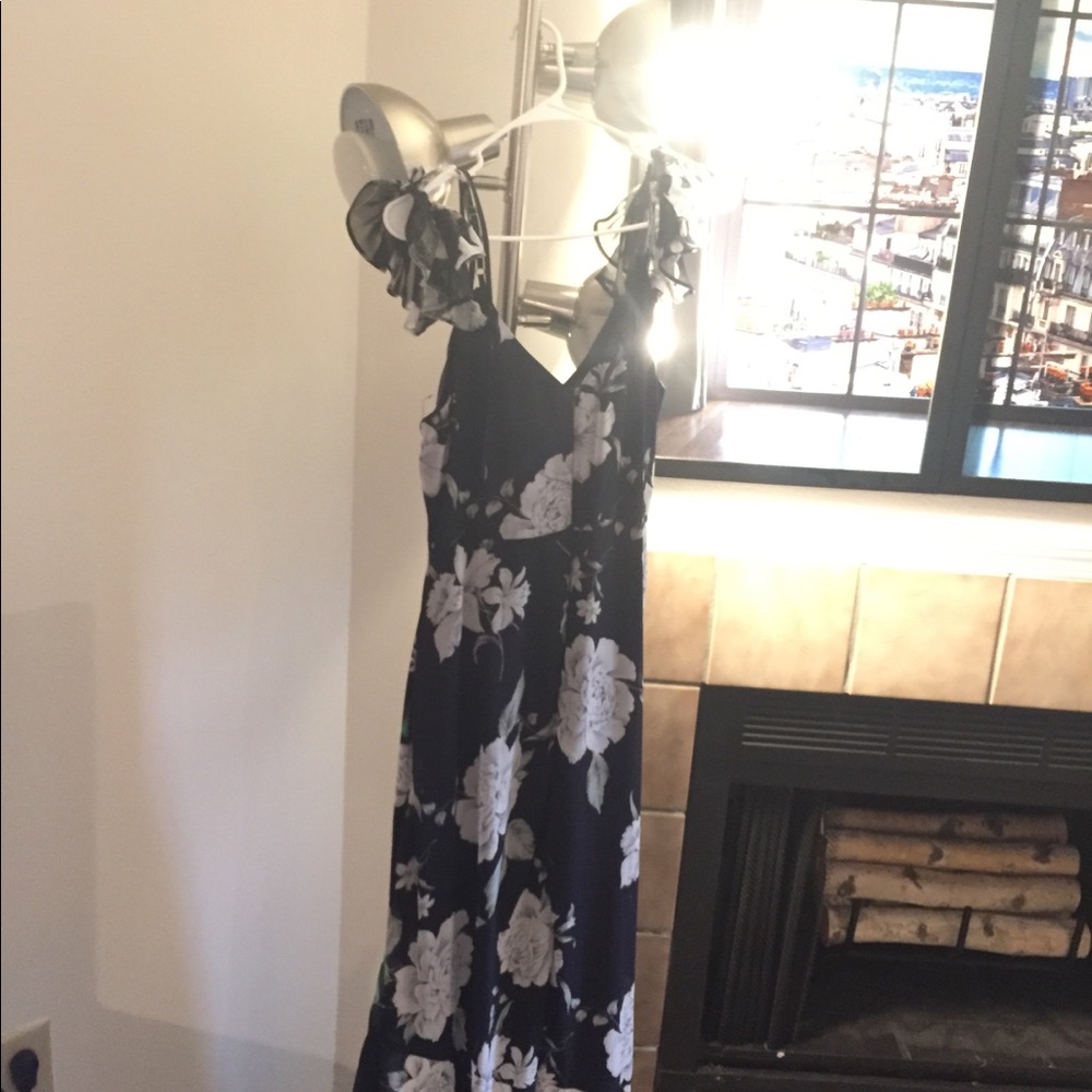 Lulus dress - Picture 2 of 2